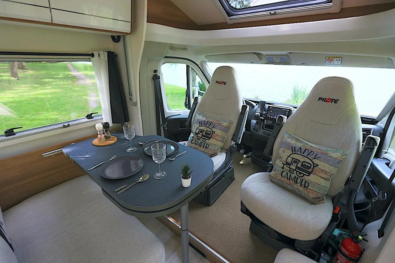 Botel Campiri Base Malaga - Motorhome & Rvs Rental Company